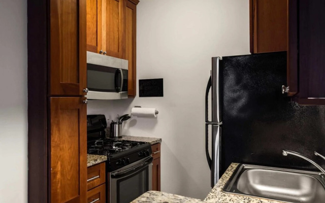 Parc - Warm CWE Apts near BJC by Zencity