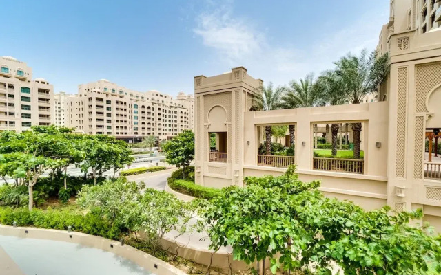 Fairmont North Luxury 2 BR Apt Palm