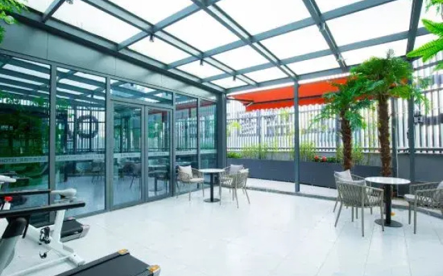 Blueprint Cloud Hotel (Shenzhen Longcheng Plaza subway station store)