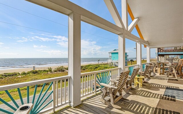 1 Holiday 4 Bedroom Home by RedAwning