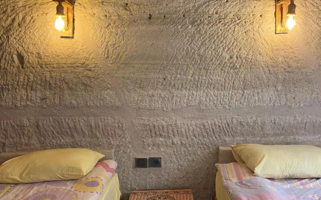 Seven Rock Cave Hotel