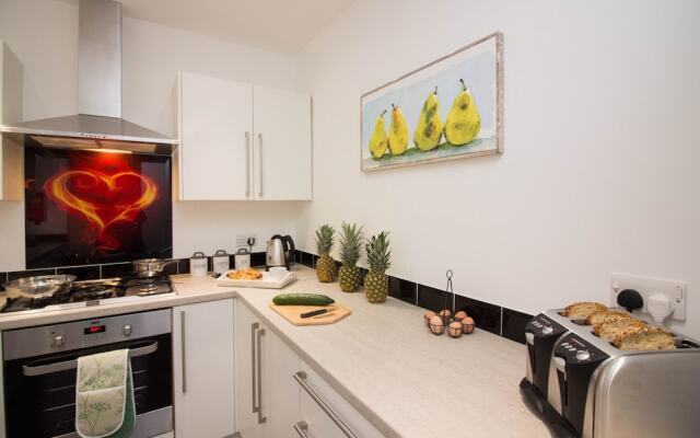 Newly Refurbished 3 Bedroom House