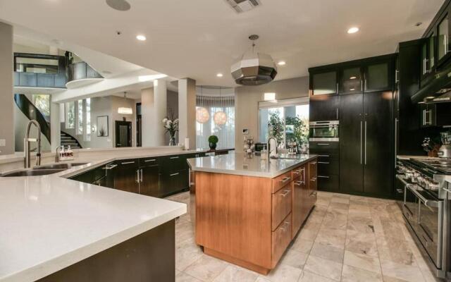 Stunning Private & Modern N. Scottsdale Estate!