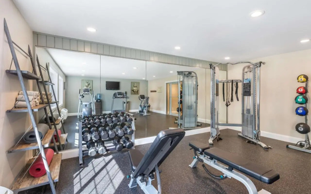 Best Western Plus University Park Inn & Suites