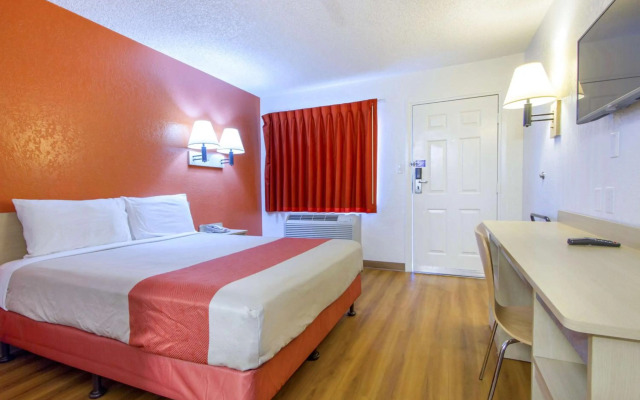 Motel 6 Phoenix, AZ - Airport - 24th Street