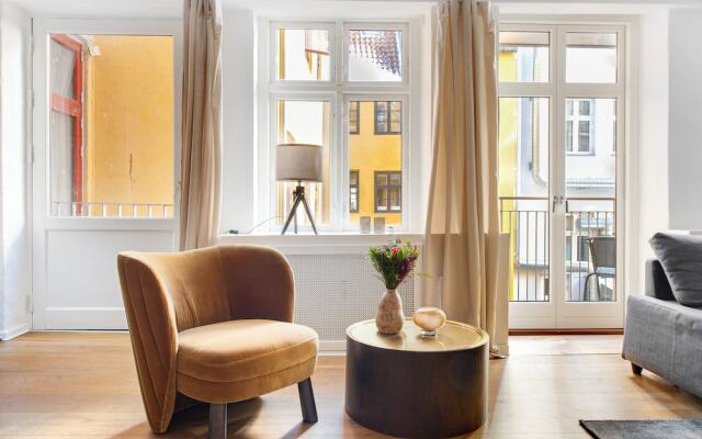 Sanders City - Pleasant 4-bdr Apt in the Capital