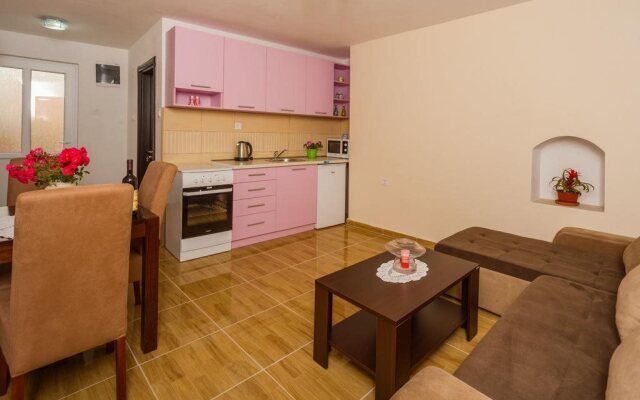 Paradise Bay Apartments