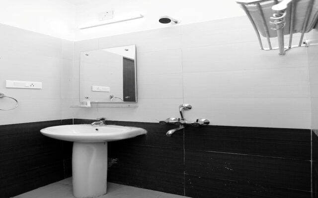 Capital O 9010 Hotel Railview