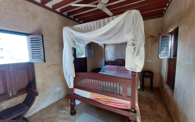 Samaki House