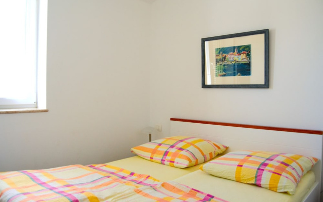 Apartments Ari i Segi