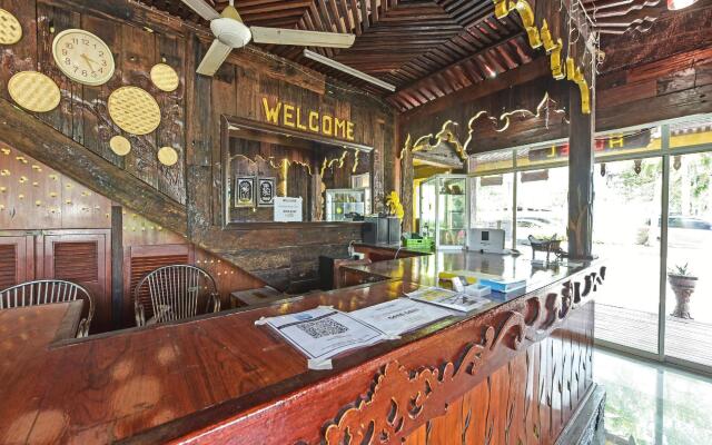 Super OYO Capital O 90659 Raintown Timbers Hotel