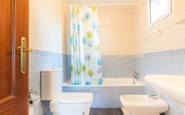 2-bed Apartment With Pool