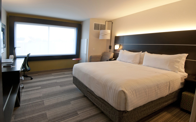Holiday Inn Express & Suites Johnstown by IHG