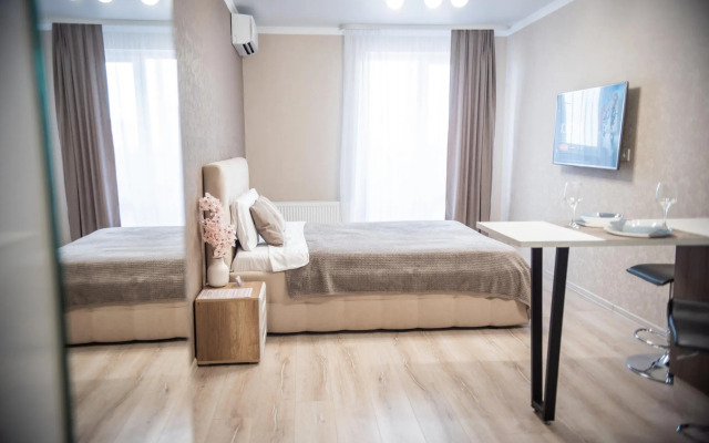 Апартаменты на проспекте Героев Отечества 4А