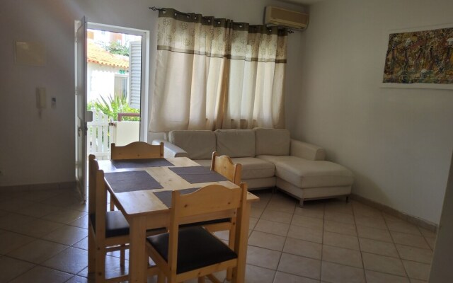 Impeccable 2-bed Apartment Located in Santa Maria