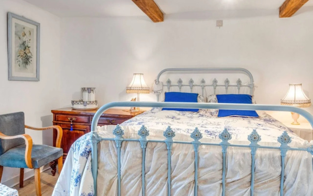 Enticing Holiday Home in Viroinval near Forest