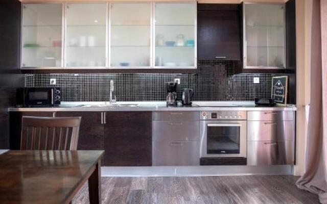 Myron's apartment