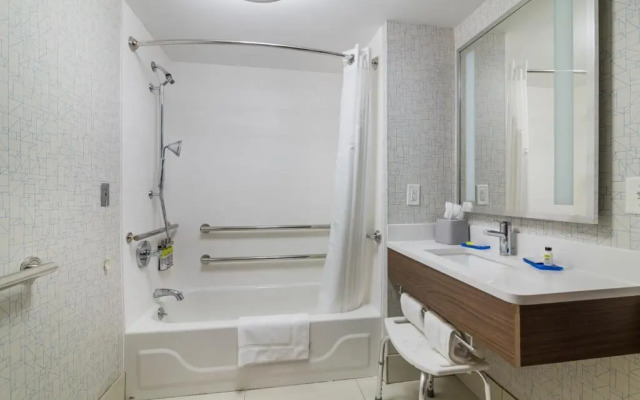 Holiday Inn Express Plymouth by IHG