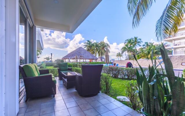 Beautiful Ground Floor Two Bedroom Suite at Ixchel