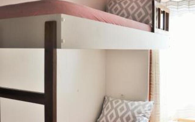 Hostel 325