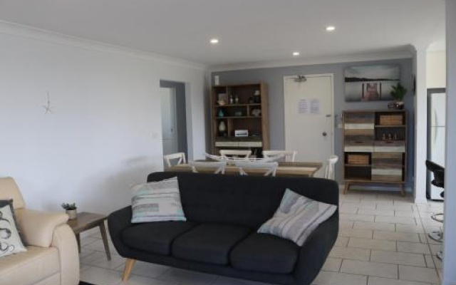 Hi Surf Unit 3, 92 Head St, Forster – Guest Rooms – Forster