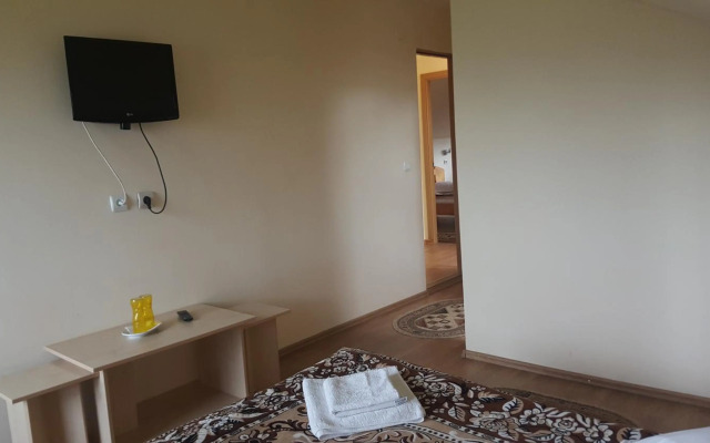 Pensiunea Dealul Frumos