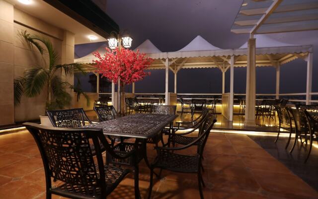 Hotel Gms Grand