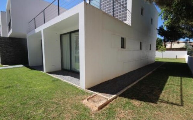 Villa Alemao by Amcf