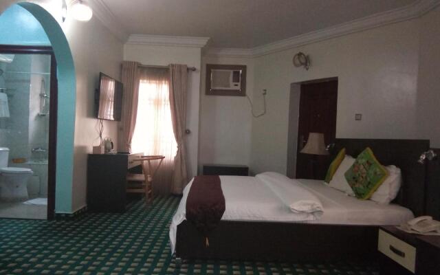 Paris Choice Hotels & Resorts Maitama