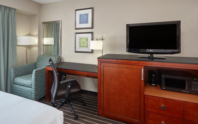 Holiday Inn Express Hampton - Coliseum Central by IHG