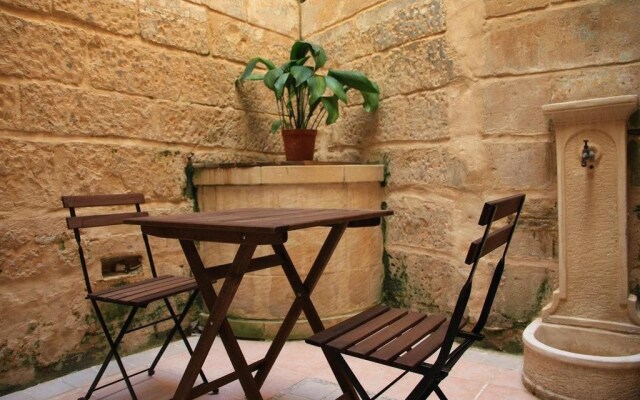 Domus Luxuria, Qormi