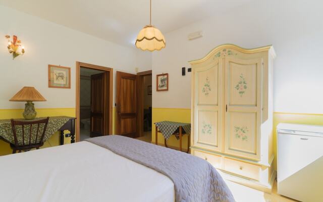 2799 Villa Colfiorito by Barbarhouse