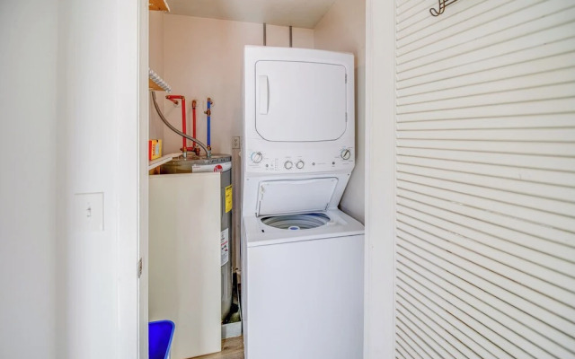 Cozy & Bright Naples Abode w/ Community Amenities!