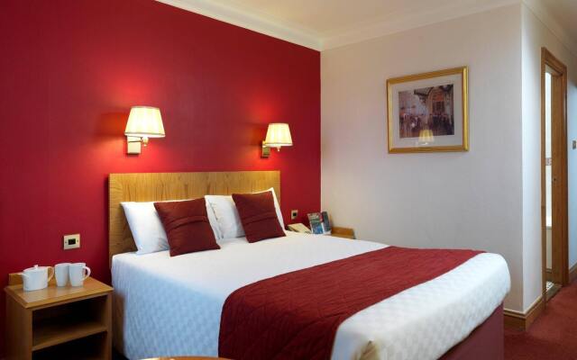 The Royal Angus Hotel