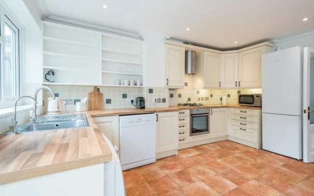 Heavenly Hammersmith Home by the River Thames