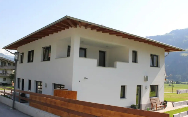 Apartment in Mayrhofen With Garden