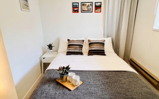 ART House Burnaby Two Bedrooms Suite