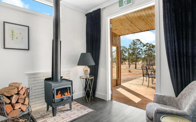 Block Eight 5 Gum Trees Luxe Villa