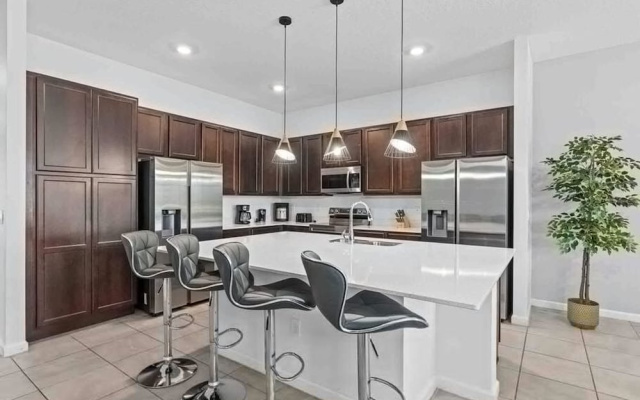 Super Huge- 12bd 12bas - Sleeps 38