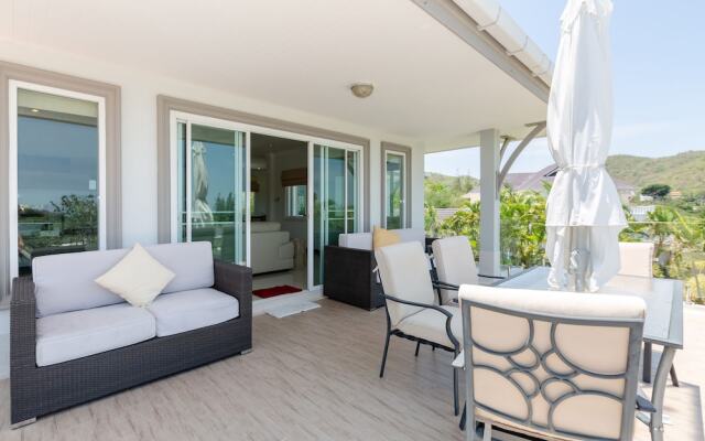 3 Bedroom Pool Villa With Amazing Views TH2