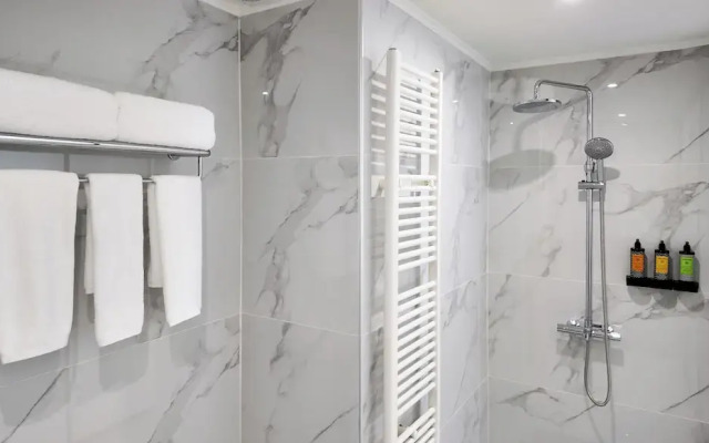 CC LUX Suites