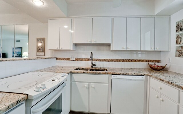 Runaway Bay Resort by BBG