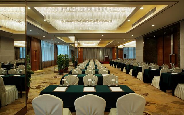 Holiday Inn Shenzhen Donghua, an IHG Hotel