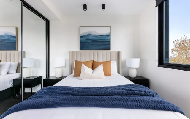 Cinema Suites Apartments by Urban Rest
