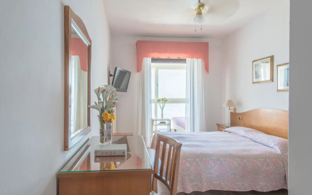 Village Hotel Lucia