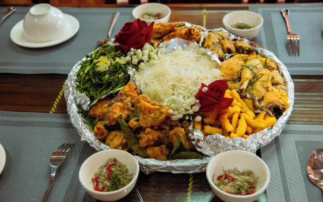SaPa Village Retreat - Dine & Coffee