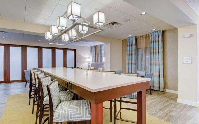 Hampton Inn & Suites Boston/Westborough