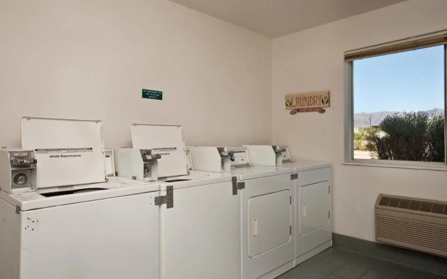 Superstition Inn and Suites