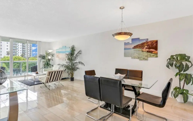 Luxury Sunny Isles Beach Condos