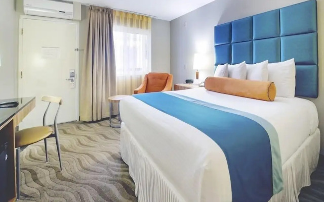 Vienna Hotel (Shenzhen Gongming Square Station)